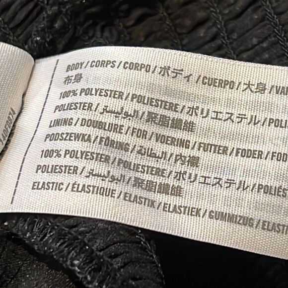 ABERCROMBIE & Fitch spotted chiffon romantic cropped pullover V-neck blouse. - Picture 7 of 8